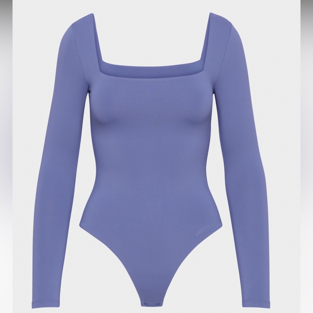 NWT Aritzia Contour Squareneck Longsleeve Bodysuit